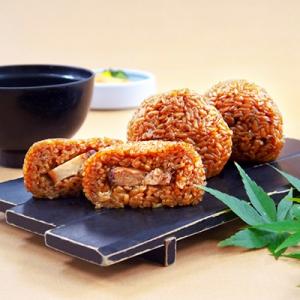 ふるさと納税 岡垣町 【マツコの知らない世界で紹介されました!】豚角煮入り焼きおにぎり(10個入り)