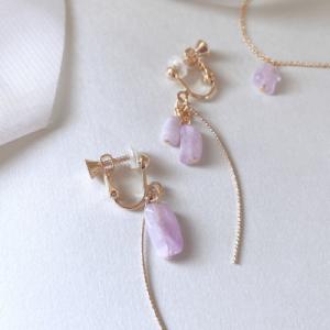 ふるさと納税 長岡京市 Agaroハンドメイド誕生石のイヤリング&amp;ネックレス(クンツァイト) おまか...