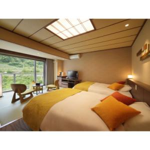 ふるさと納税 日光市 鬼怒川温泉ホテル ペア宿泊券【和洋室】【夕食:個室でご用意(和会席)/朝食:ブ...