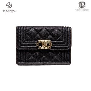 シャネル キャビアスキン 三つ折り財布 ボーイシャネル　A84432 黒 レディース CHANEL ココマーク ミニ（M209114）