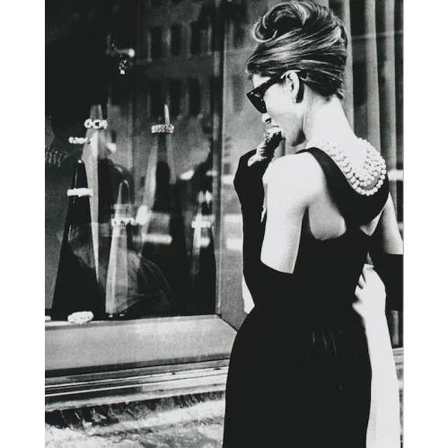 ティファニーで朝食を　オードリーヘップバーン　Audrey Hepburn　輸入　写真　11810、...