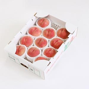 季節の赤い桃　約3kg