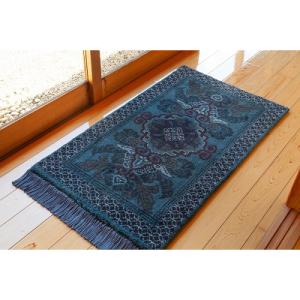 ふるさと納税 佐賀市 鍋島緞通【手織】蟹牡丹文縁七宝　淡紺地(70×120cm)