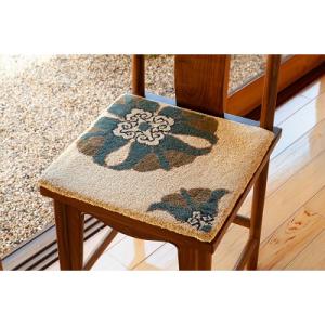 ふるさと納税 佐賀市 鍋島緞通【手刺繍】対角中心柄　丁字茶地(40×40cm)
