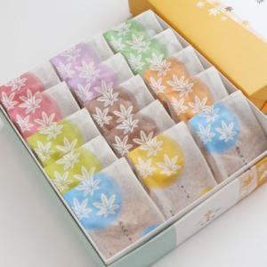宮島銘菓　紅葉堂のもみじ饅頭(8種15個入)