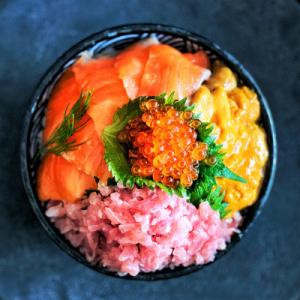 ふるさと納税 小樽市 4種のピリカ丼〜ウニ入れちゃいました〜