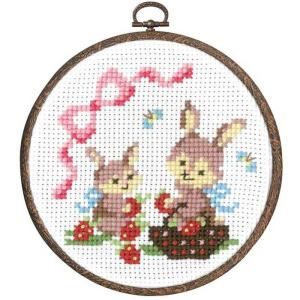 オリムパス 刺しゅうキット  かんたんクロス ステッチ ウサギのイチゴ摘み (オフ