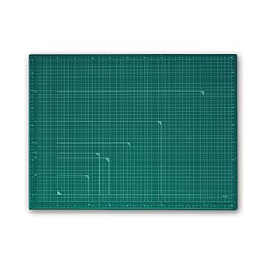 PLUS カッティングマット  カラータイプ 両面使用  [600ｘ450ｘ2.0mm]  グリーン CS-A2｜y-sofmap
