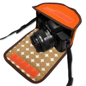 カメラケース キヤノン EOS Kiss M2ケース （オレンジベージュドット） EF-M15-45mm （標準ズームレンズ） EF-M22mm （単焦点レンズ） 用 suono ハンドメイドの商品画像
