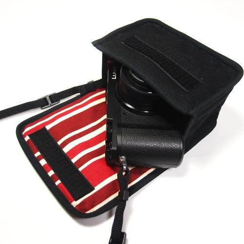 LUMIX GX7 Mark IIIケース--カラビナ付 （ブラック・ボルドーストライプ）--標準ズ...