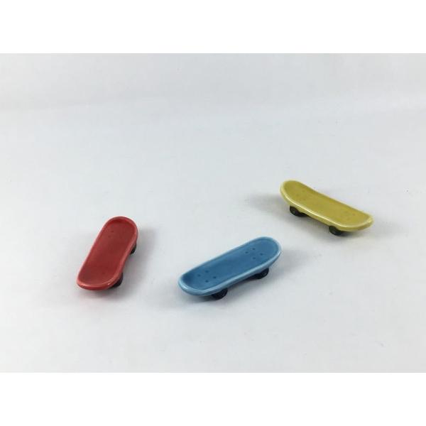 メール便送料無料 有田焼 北川美宣窯 スケボー(赤/黄/トルコブルー) 箸置/カトラリーレスト