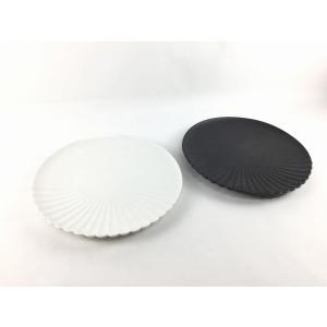 有田焼 泡化粧 ハーフ菊割16cmプレート 黒 白 デザート皿 取り皿