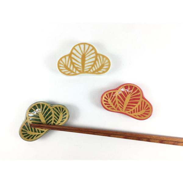 メール便送料無料 有田焼 幸楽窯 松葉形 箸置（茶緑金/白金/赤金）【箸置き 箸おき はし置き 7c...