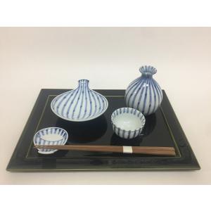 【新品未使用】九谷焼 酒器セット 文吉窯 ※箱付き 楽天市場】九谷焼 酒器揃 青手古九谷 徳利 盃セット / 文吉窯