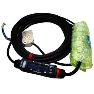 1つの新しいキーエンスLR-X100 LRX100レーザーセンサー : sb18ショップ