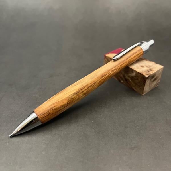 やまだ工房木軸シャープペン　０．５ｍｍ芯　吉野杉軸　吉野杉瘤杢手作りシャープペン　メール便送料無料