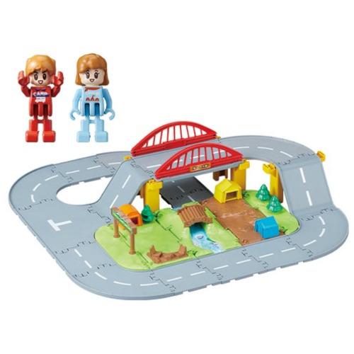 タカラトミー トミカワールドキャンプ場で遊ぼう！トミカタウン立体レイアウトセット