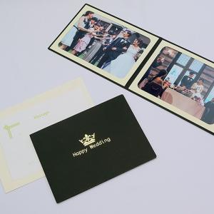 写真台紙 ウエディング Happy Wedding/クラウン  Lサイズ （89×127mm） 2面ヨコ ブラック （封筒 メッセージカード付き）　紙製 ペーパー フォトフレーム