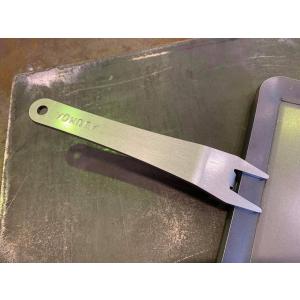 AZUMOA 鉄板リフター 鉄板用取っ手 ハンドル 持ち手 掴み