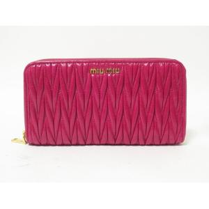 miu miu（ミュウミュウ） 送料無料 ファスナー 長財布 マトラッセ PVC