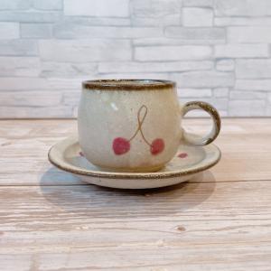 カップ＆ソーサー 丸型 さくらんぼ赤 コーヒーカップ 陶器 おしゃれ かわいい 可愛い 紅茶 カップ カフェ風 食器 碗皿｜yamaseikaede