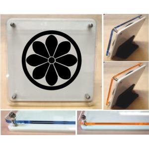 水戸菊　家紋盾　アクリル製カラーエッジ　スタンド型二層式の家紋盾10cm