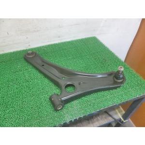 [中古] R6/8 ミニキャブ 3BD-DS16T 右フロントロアアーム MQ516764 3702...