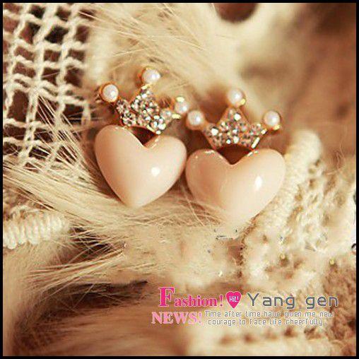 キラキラ付可愛いハートピアス　 レディース