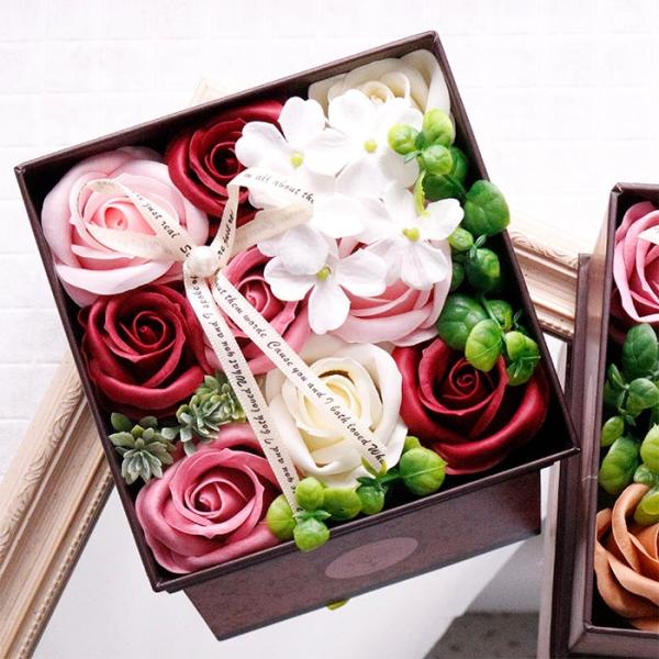 ホワイトデー お返し ソープフラワー 入浴剤 バラ 誕生日 プレゼント 女性 フラワーソープ 結婚祝...