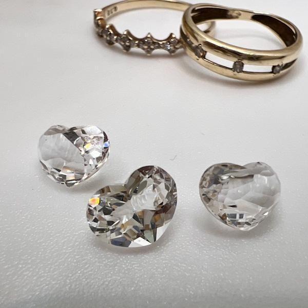 【メール便】クォーツ ハートシェイプ 8ｍｍ×6ｍｍ×5ｍｍ W77880658-27♪ 天然石 ル...