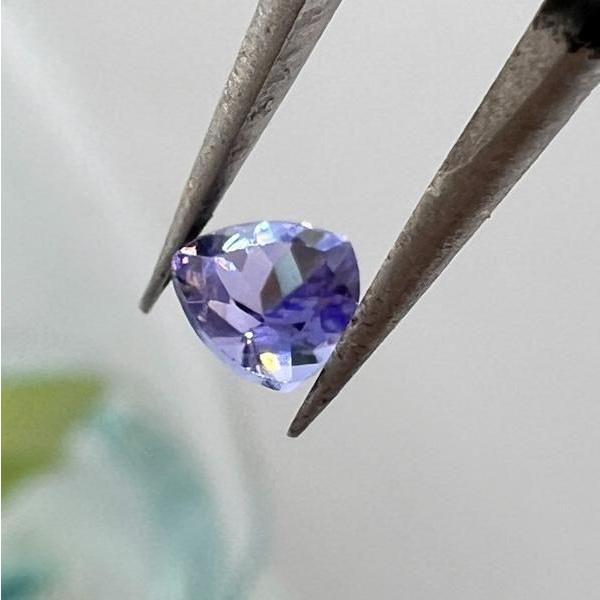 【メール便】タンザナイト ペアシェイプ 7ｍｍ×5ｍｍ B8988020227♪ 天然石 ルース 宝...