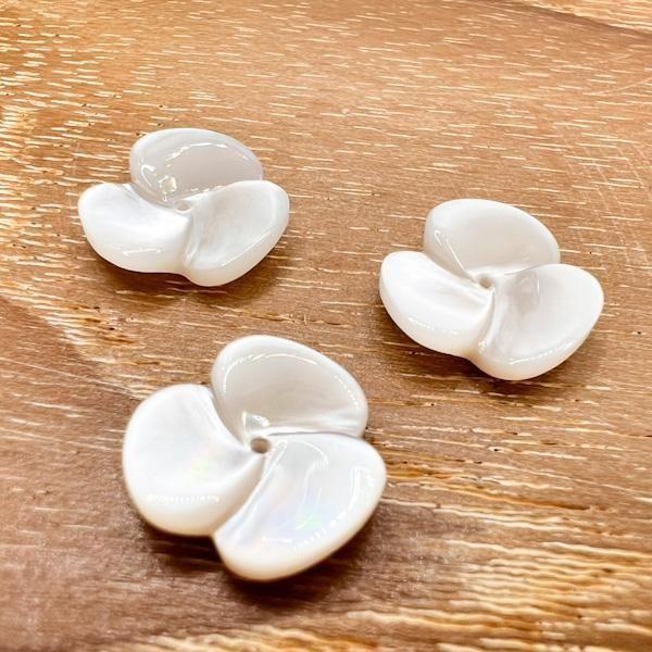 【メール便】白蝶貝 穴あり ８mm P84880040-31♪ 天然石 ルース 宝石 ジェム 裸石 ...