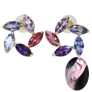 Swarovski Numina スタッドピアス 5615529 Numina stud earrings, Asymmetrical design, Mixed cuts, Green