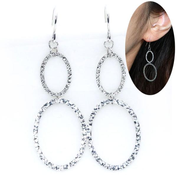 K18WGホワイトゴールド ピアス 縦ライン オーバルデザイン 独特のテクスチュア フック式 受注品...