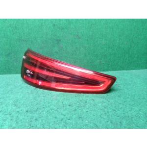 アウディ Q3 ABA-8UCPSF 左　テール　ランプ LZ9Y