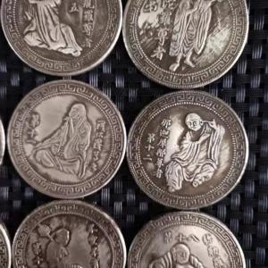 中国古銭セット18枚 阿羅漢図案 銀貨風 傳統...の詳細画像2