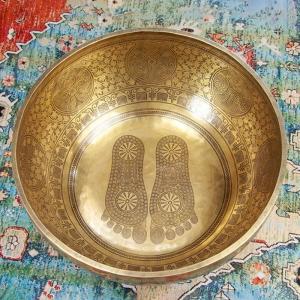 ネパール手作り真鍮シンギングボウル 大型フット...の詳細画像1