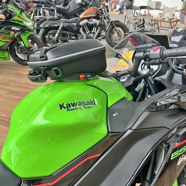 【並行輸入品】カワサキニンジャ用バイクタンクバッグ ナビゲーションクイックロックb 400 500 ...