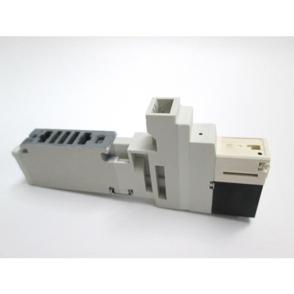 SMC　電磁弁 VQ1101Y-5　未使用品