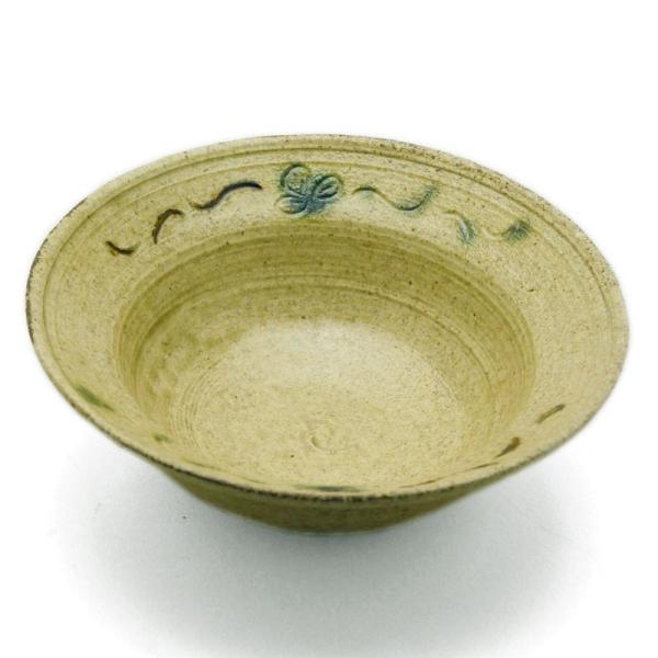 黄瀬戸：黄瀬戸5寸草花文向付・長森慶《小鉢・16.0cm》