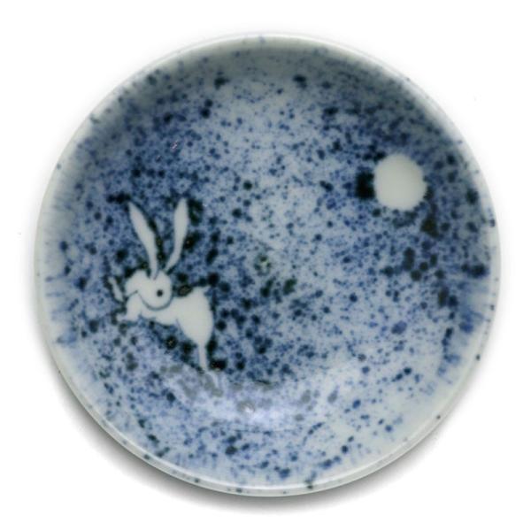 染付吹墨月に兎2.7寸皿・阪東晃司《豆皿・8.2cm》