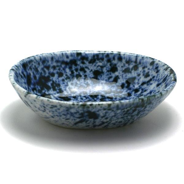 染付吹墨楕円小向・小・阪東晃司《小鉢・10.8cm》