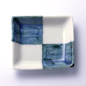 染付角豆皿・市松文・阪東晃司