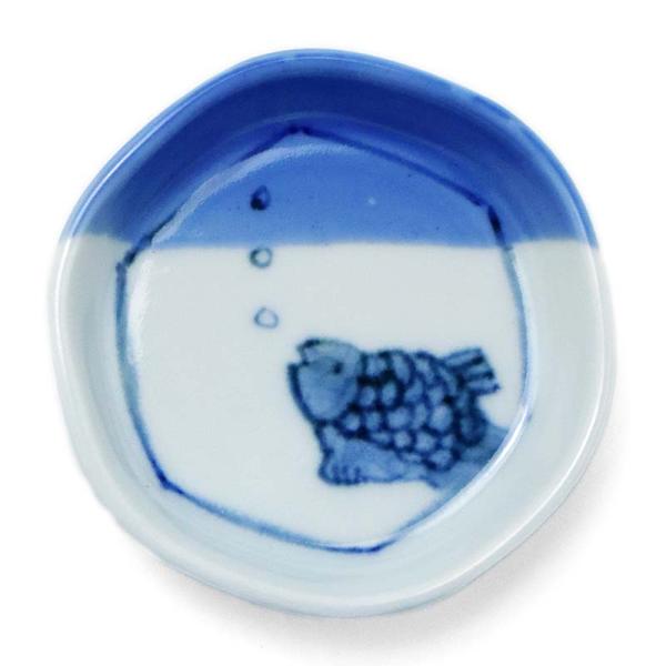 染付金魚文六角豆皿[ダミ]・阪東晃司《豆皿・6.2cm》