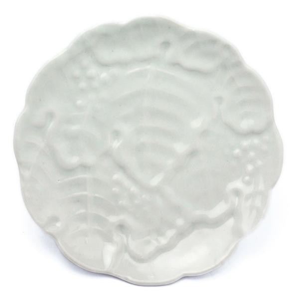 白磁：白磁陽刻葡萄文輪花5.5寸皿・藤塚光男《中皿・17.0cm》