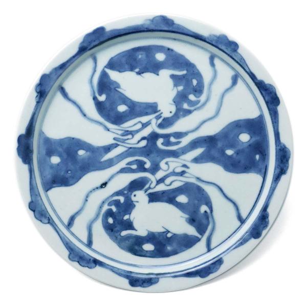 染付：波に兎文5.5寸皿・藤塚光男《中皿・17.8cm》