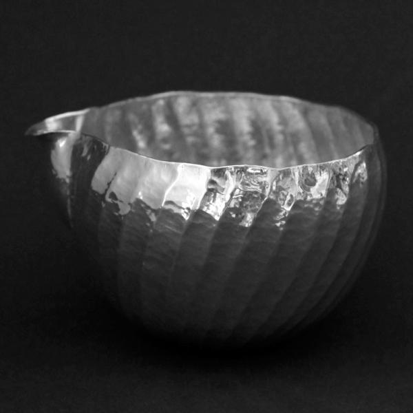 《受注制作》銀稜線打出片口・高谷信雄《酒器・200ml》