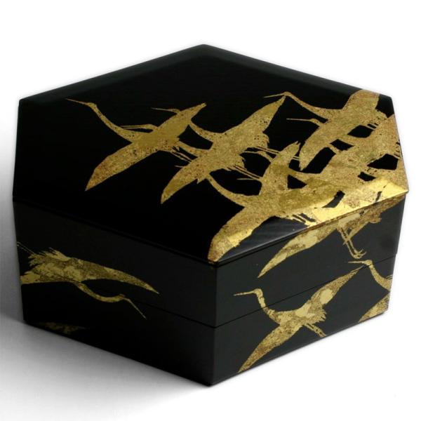 漆器・一閑張り：千羽鶴文箔絵亀甲型二段重・黒内朱・藤井収＆山本哲《お重箱・箔絵・重箱》