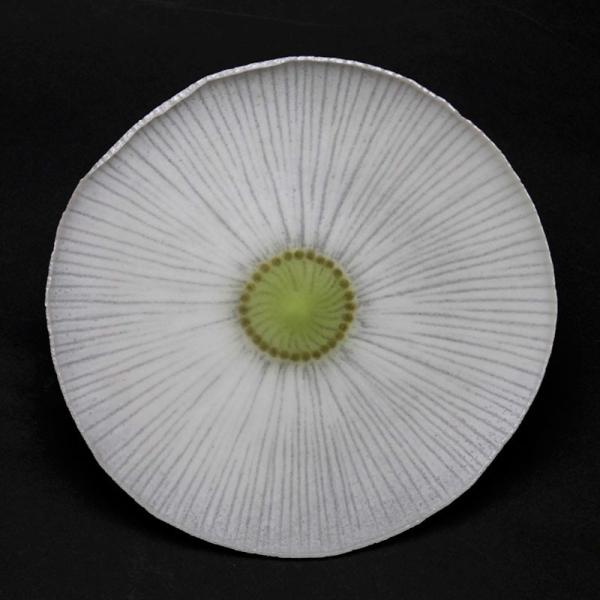 ガラス：薄皿・菊・白15.5cm・d.Tam《小皿・15.5cm》