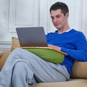 タブレットもノートPCもリラックスして楽しめる...の詳細画像5